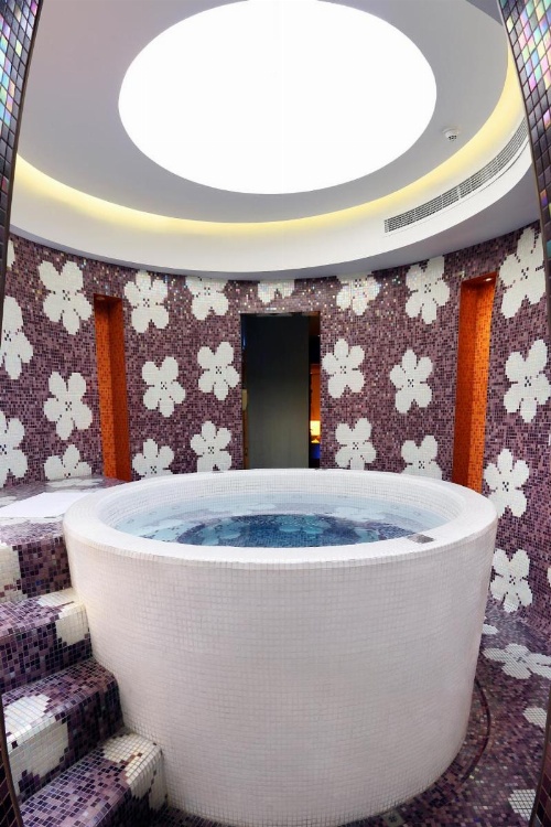 Hues Boutique Hotel image 5